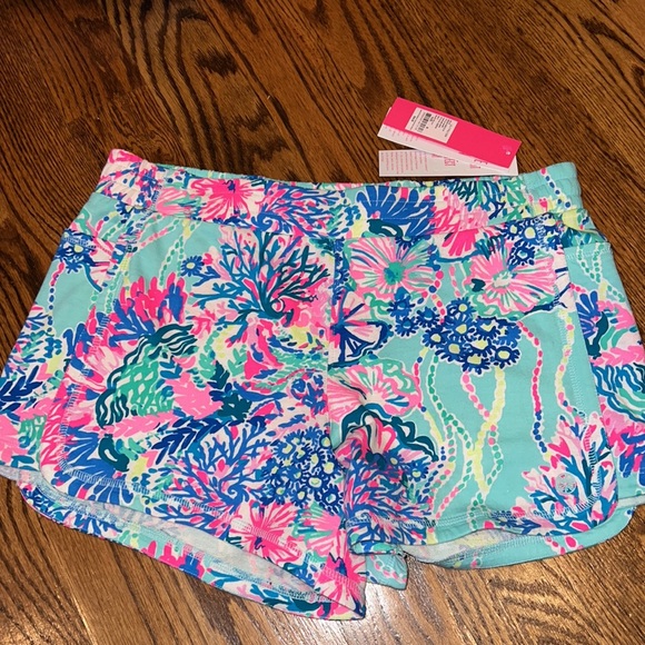 Lilly Pulitzer Coraline Beach You To It Shorts Large NWT - Picture 2 of 12